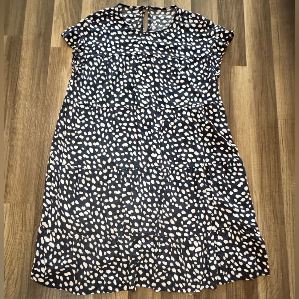 Stylish Black and White Patterned Top